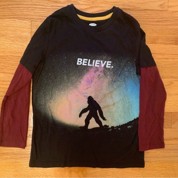 Five long sleeve t-shirts. - Picture 4 of 11